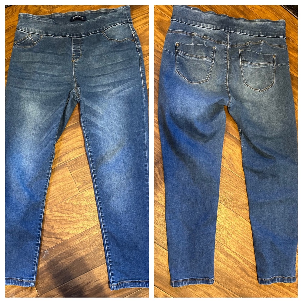 Women’s size 20 skinny jeans.